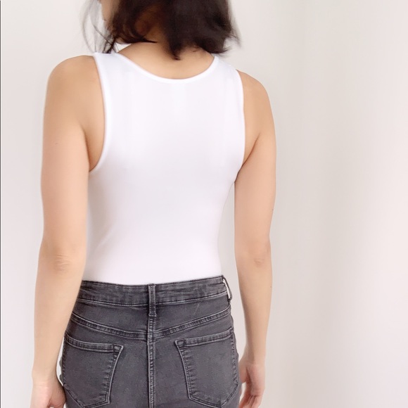 NEW White smooth seamless bodysuit - Picture 3 of 9